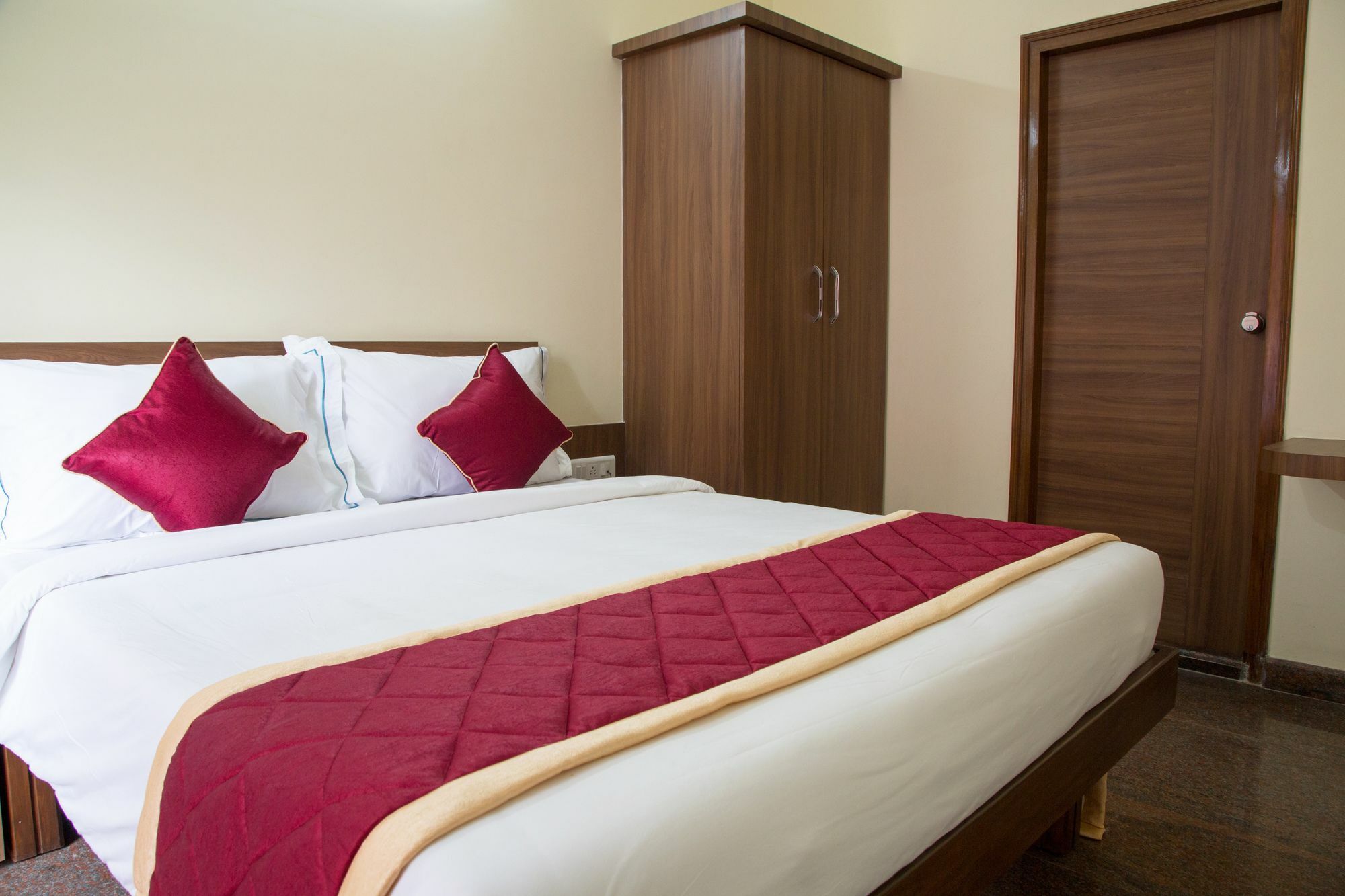 Hotel O Champion Comfort Near Hosahalli Metro Station Bangalore Exterior foto